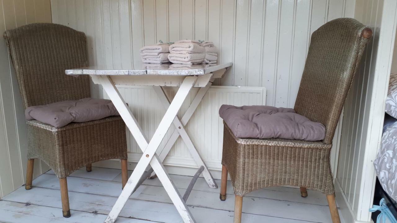 Pipowagen Overnachting Het Houten Huis 잘트보멀 외부 사진
